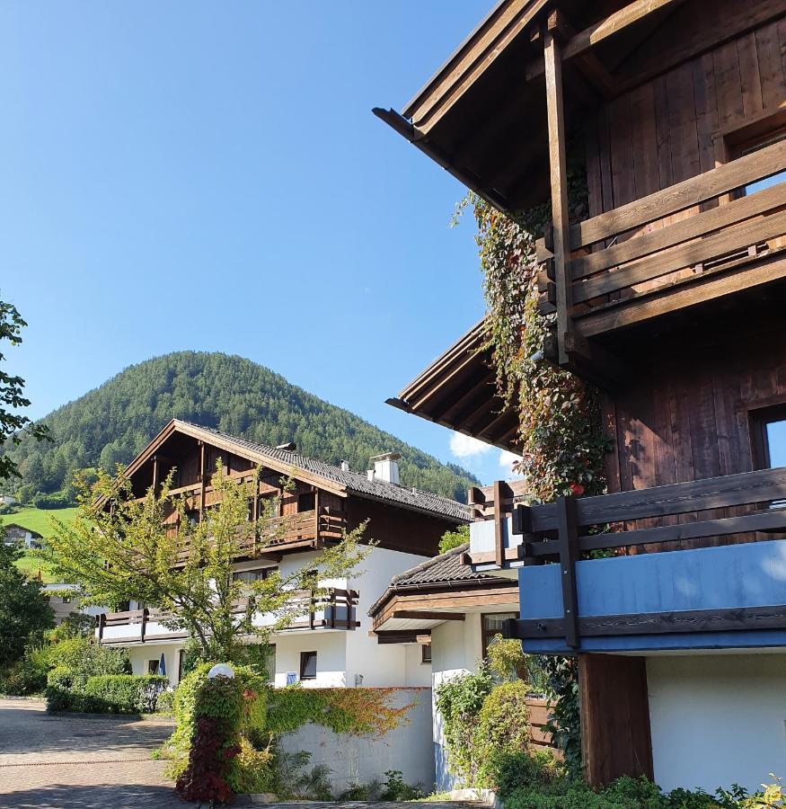 Residence Silvester Racines Esterno foto